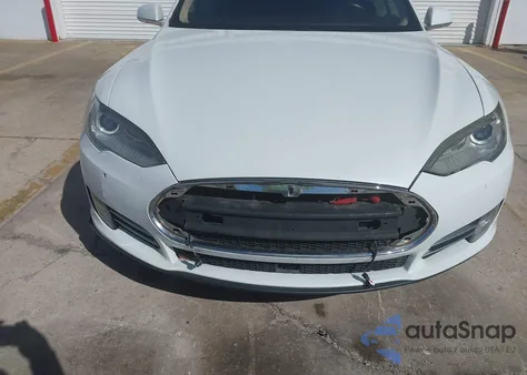 2015 Tesla Model S 60/70/85 z USA, uszkodzony, nr VIN 5YJSA1H14FFP73296